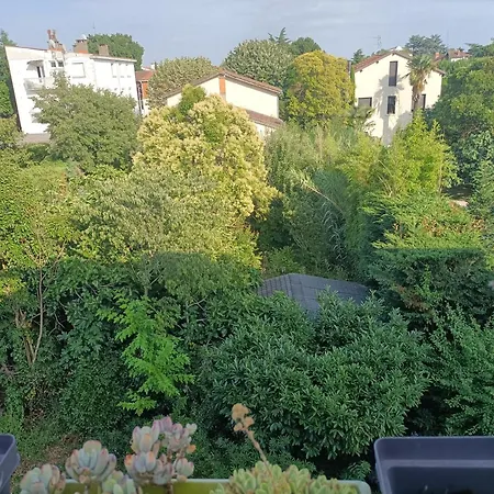 Deux Pieces Au Calme